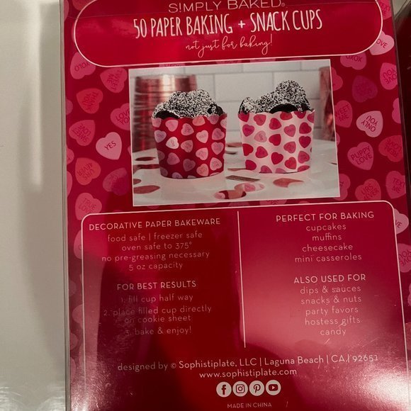 Cupcakes or Baking Cups for Small Cakes (100/Heart-Themed)(new) (party supplies) - Picture 7 of 14